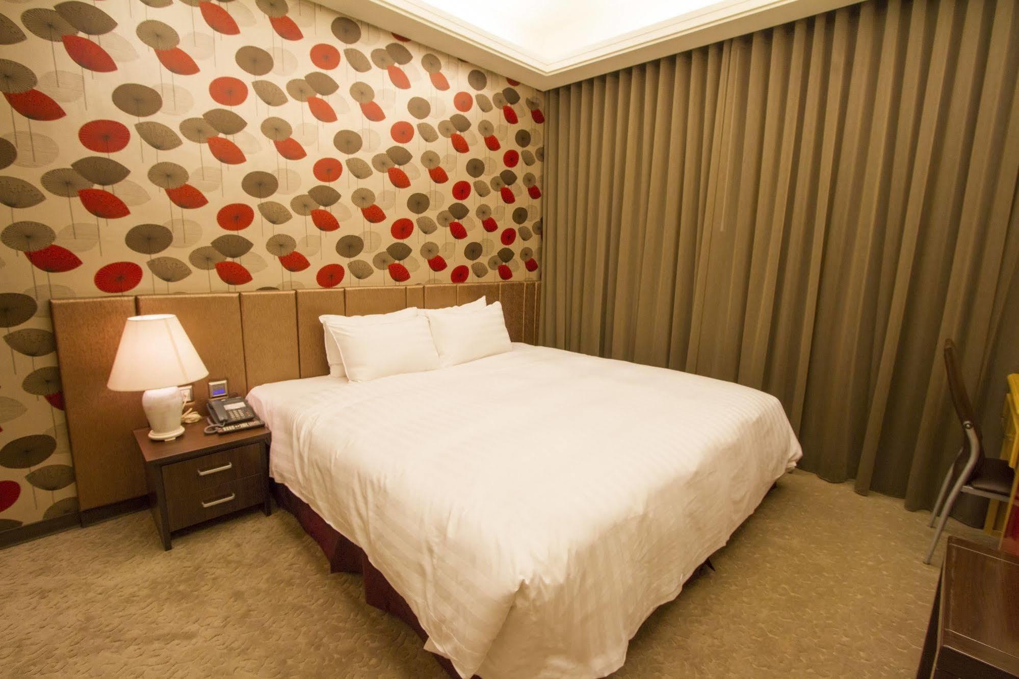 Hunt Champion Hotel Taichung Buitenkant foto